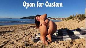 Bitch on the Beach! Open for Customs