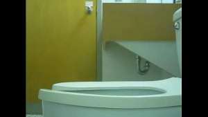 Jean-Daniel clean a toilet.AVI