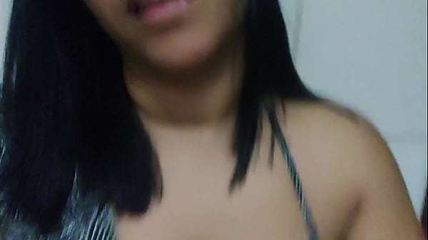 O corno pediu pra esposa ir pra balada sozinha e levar gozada dentro da bucetinha e voltar pra ele arrombada de varios machos