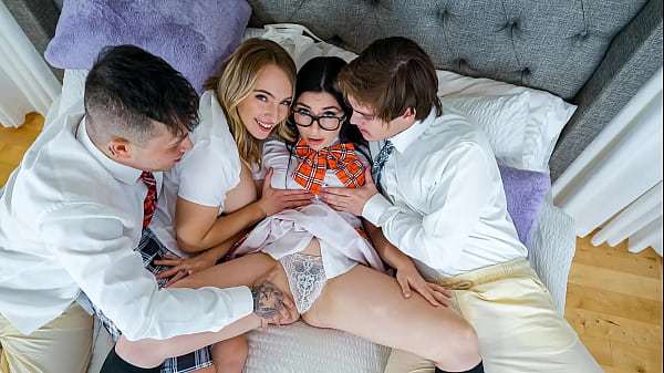 Teens Decide to Go Downstairs and Try to Seduce Their Step Brothers – Swapsister