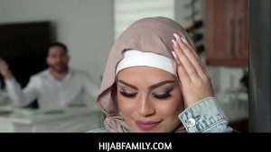 HijabFamily  –  A Premium Hijab Cleaning Veronica Valentine , Peter Green