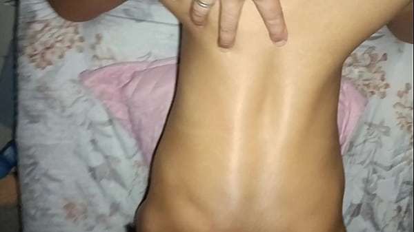 Novinha não conseguiu segurar os Gemidos