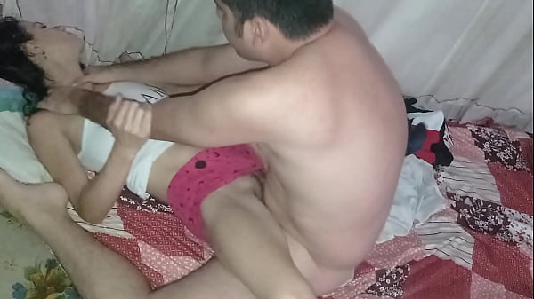 Alexandra madre venezolana es follada por un poco de dinero, sexo sin condón