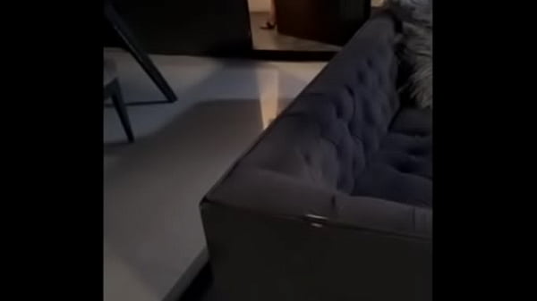 ME TOCA RICO MI JEFE EN EL BAÑO A PUERTA ABIERTA