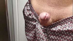 Macho me viu de calcinha na cozinha e meteu a pica