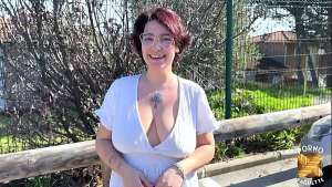 Mizaki et ses formes pulpeuses, se fait détruire par deux bites