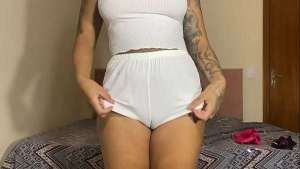 Não me aguentei de tesão, me exibi e GOZEI forte pro vizinho usando pijamas – TRY ON – EXIBIÇÃO