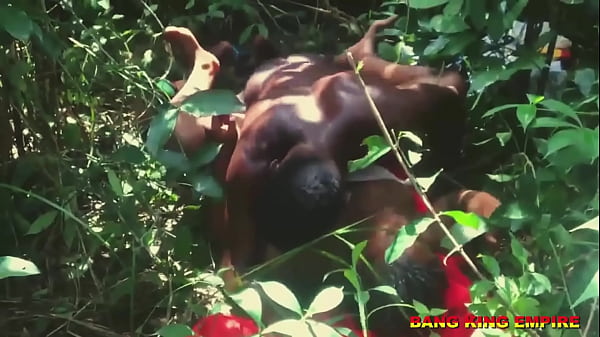AFRICAN LECTURER FUCK SEXY COROLINA – AN AMATEUR GIRL IN THE BUSH – VIDEO LEAKED ON INTERNET PORN SITE