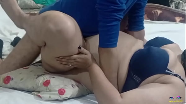 Big Boobs Desi Pornstar aunty Netu hard fucked in missionary style and creampie her pussy during xxx choot chudaye by her husband’s big cock in hindi