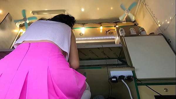 Cute 18 yo working with no panties on! hidden camera upskirt
