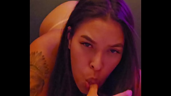duvido voce não gozar em 2 minutos com essa morena