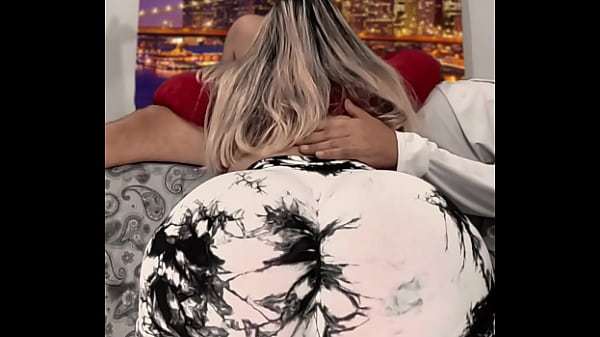 Madrastra Culona latina zorra se arrodilla y me chupa la verga con ganas hasta que me vengo en su boca – Amateur sucio