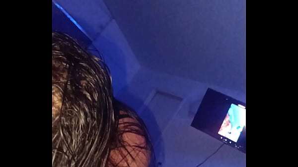 Mi maestra colombiana chupa mi verga hasta obtener un dulce orgasmo