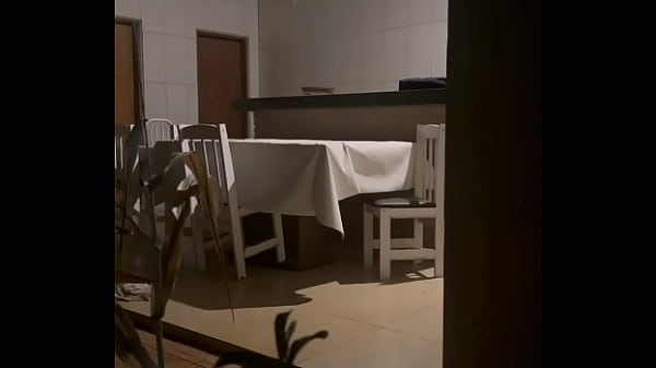 novinha safada da a bucetinha escondido e se goza toda e sai cheia de porra