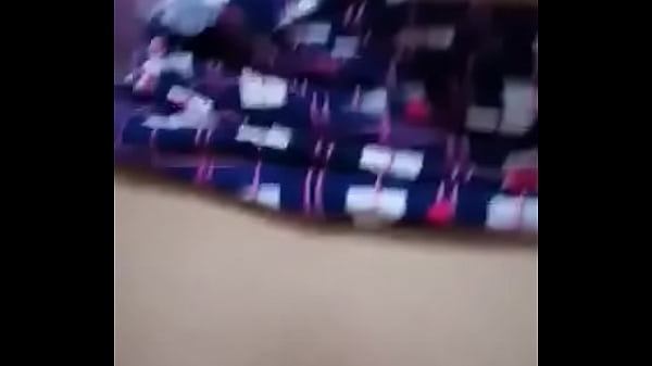 Penetro a mi chibola a escondidas