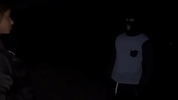 MINHA ESPOSA DANDO NA RUA PRA UM MORENO DODATISSIMO TIROU A CAMISINHA