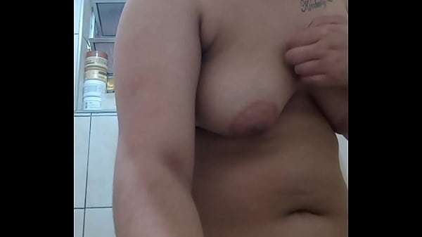 DELICIA SAFADINHA DANDO UM TRATO NA BUCETINHA