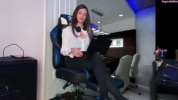 Secretary Sage Eldritch Forbidden to Pee Until Work is Done