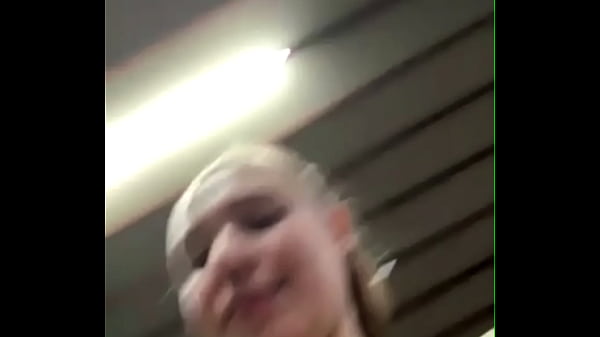 He fucking my anal while im squirting in the gym
