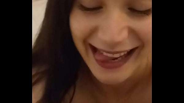 Ela Fez 18 Anos e Gritou Dando o Cuzinho no Motel! (ANAL)