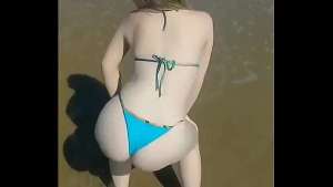 Gostosa dançando, você irá gozar na cueca