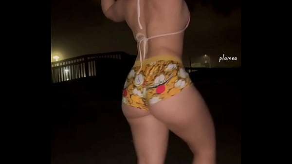 Shortinho socado na praia