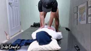 Rekaman seks terapis pijat desi asli gadis berhijab Bokep Indo Chika Toge sighed at Entot