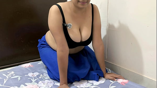 Bhabhi who came to find her husband in room got satisfied sex, village hindi audio fuck