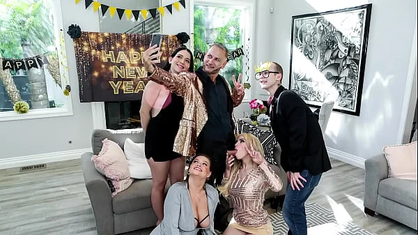 Cheers For Freeuse – FreeuseMadre