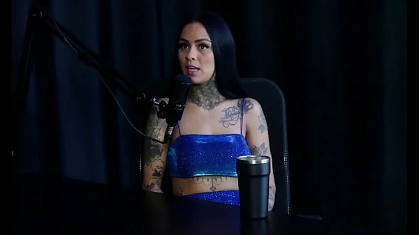 Ela faz um teste do sofá, não gosta quando o cliente tira o preservativo, em muito fetiche de chuva dourada e o dono da produtora tentou […] dela – Evelyn Buarque (SHEER/RED)