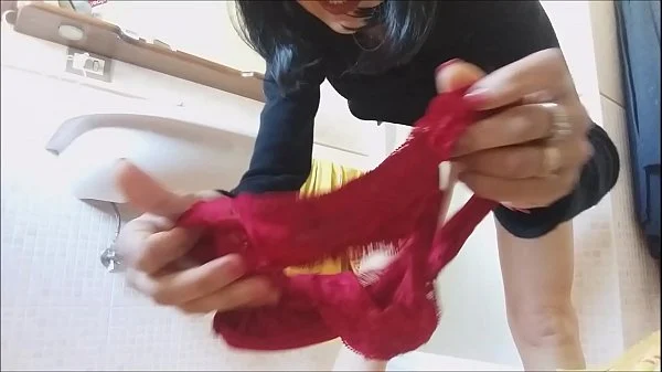 FARTIN VALAK! this sexy girl will farts ya crazy