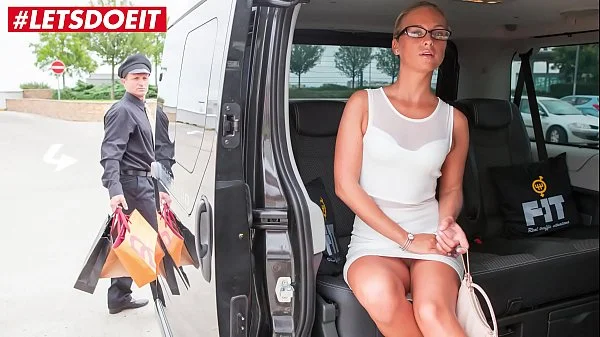 VIP SEX VAULT – Horny Milf Cums All Over the Taxi Drivers Back Seat