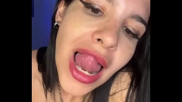 Asi espera la lechita una buena puta argentina