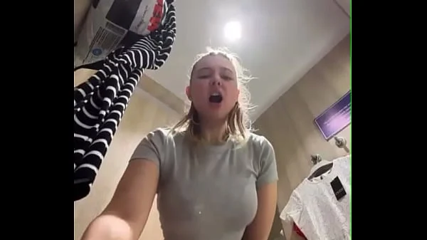 Crazy fingering in the public