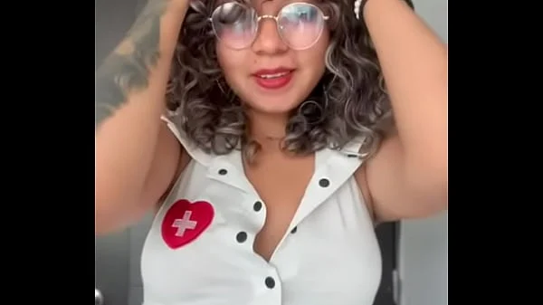 Doctora Chapina viral caliente se masturba para su paciente