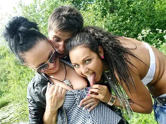 Car blowjob and outdoor hardcore