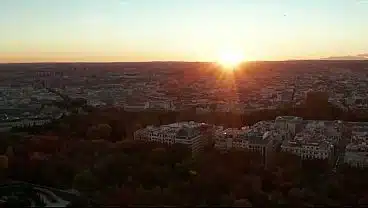 Dominicano detona a italiana debajo de un puente en las calles de Barcelona.