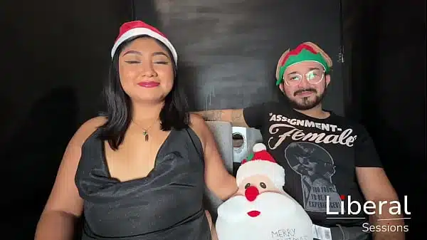 Esposa caliente es follada por el mejor amigo de su esposo en glory hole