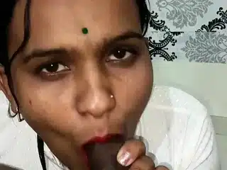Horny Amateur Desi Indian Couple Having a Good Fuck