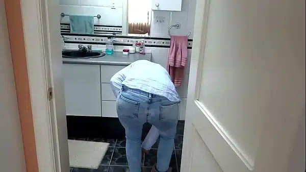 I please my stepson, I put on lingerie so we can masturbate and he cums