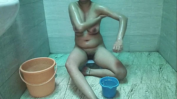 Indian village girl tight pussy outdoor bath video, desi beautiful girl xxx video
