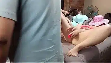 It’s unreal beach girls on my bed