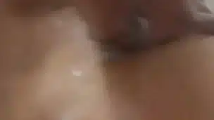 je suis toujours sous la douche et je me touche 💋