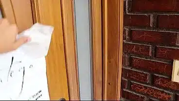 Modelo colombiana pide opiniona un civil y el le chupa su ano