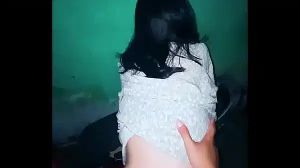 Ngentot di atas motor di gang perumahan hampir di gebukin warga