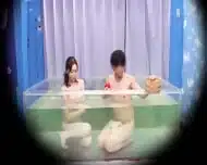 The Magic Mirror Van: A Boss and His Subordinate Are Alone in a Mobile Mixed-Bath Hot Spring!? The Subordinate’s Dick Gets an Amazing Erection Rate of Over 120% When His Female Boss Sees Him With Wet Hair, Which Is Completely Different From When He’s at W