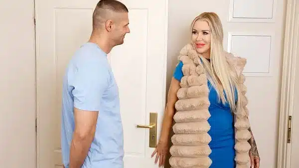 Big-titted British mom Tania Amazon fucks her friend’s son