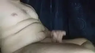 CHICO GORDO MASTURBANDOSE .