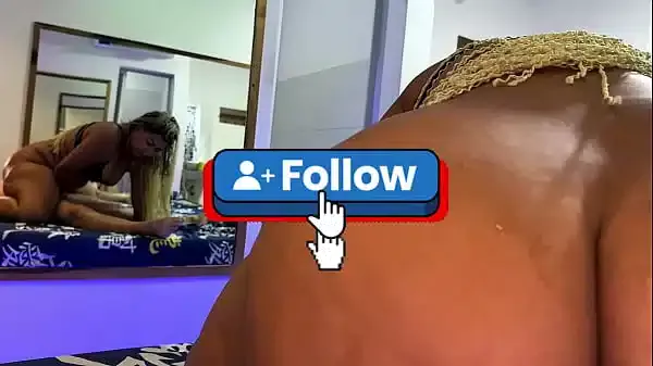 LATINA SLUT WITH BIG ASS GIVES ME HER BUTTOCKS BEFORE HER HUSBAND ARRIVES