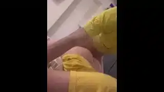 Me follo a mi amiga de 18 años, no me resisto y le doy toda leche en la cola🤤